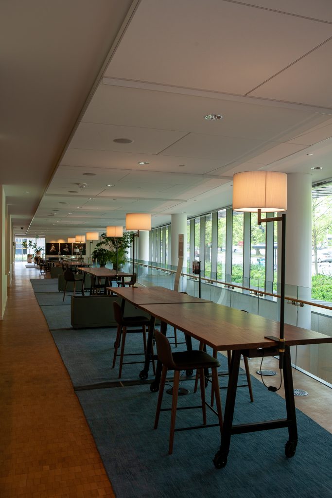 Movable Table Light Resolute Online