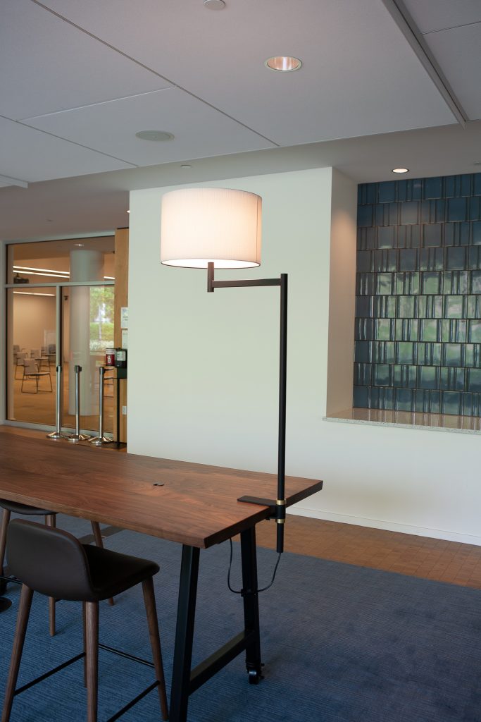 Movable Table Light Resolute Online